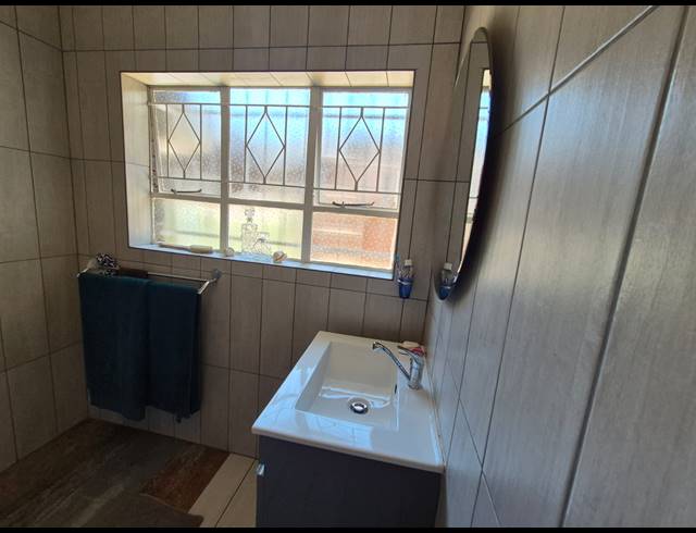 4 BEDROOM HOUSE FOR SALE IN VANDERBIJLPARK SE 2